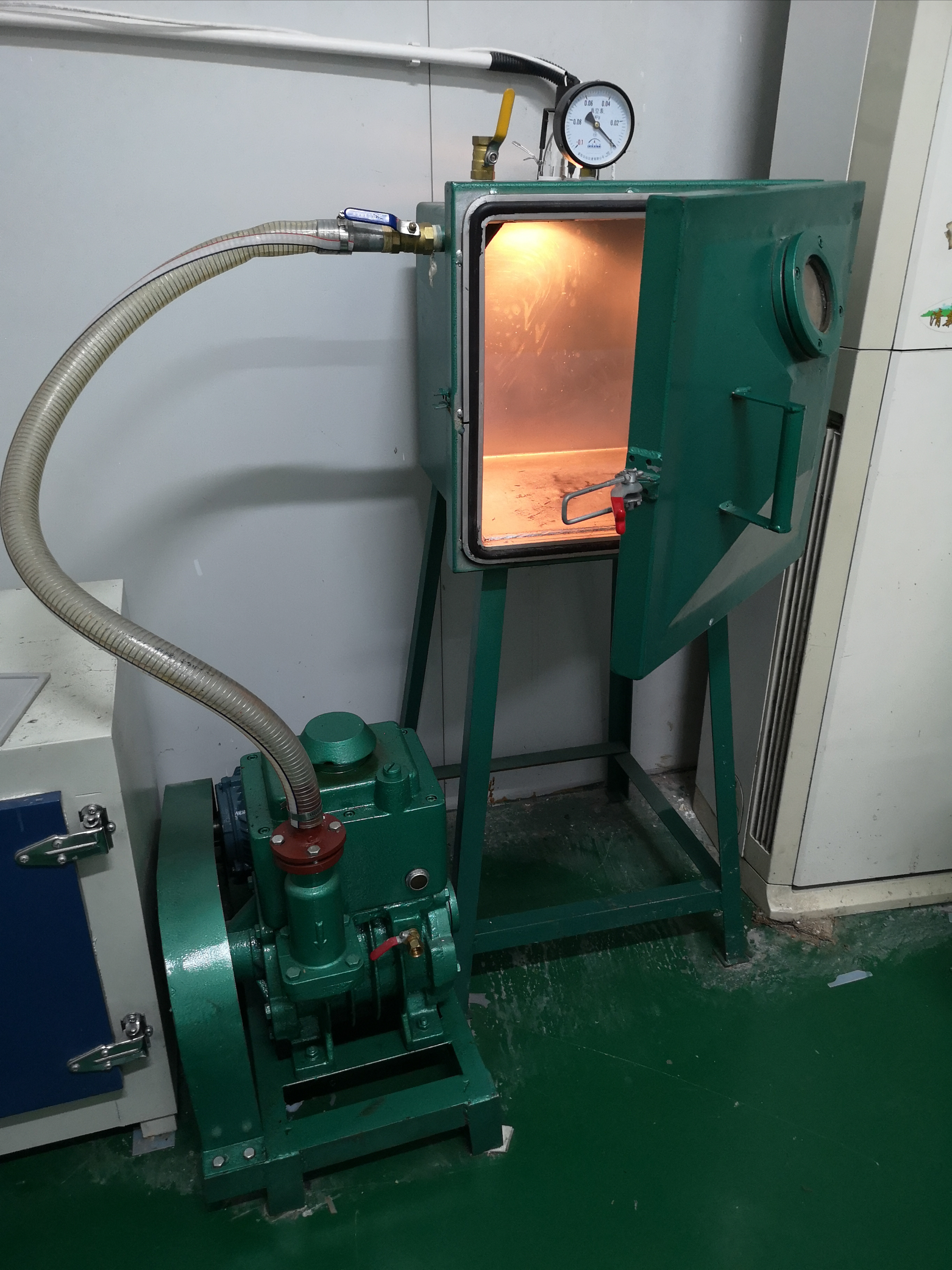 如何操作工藝品模具硅膠翻模？